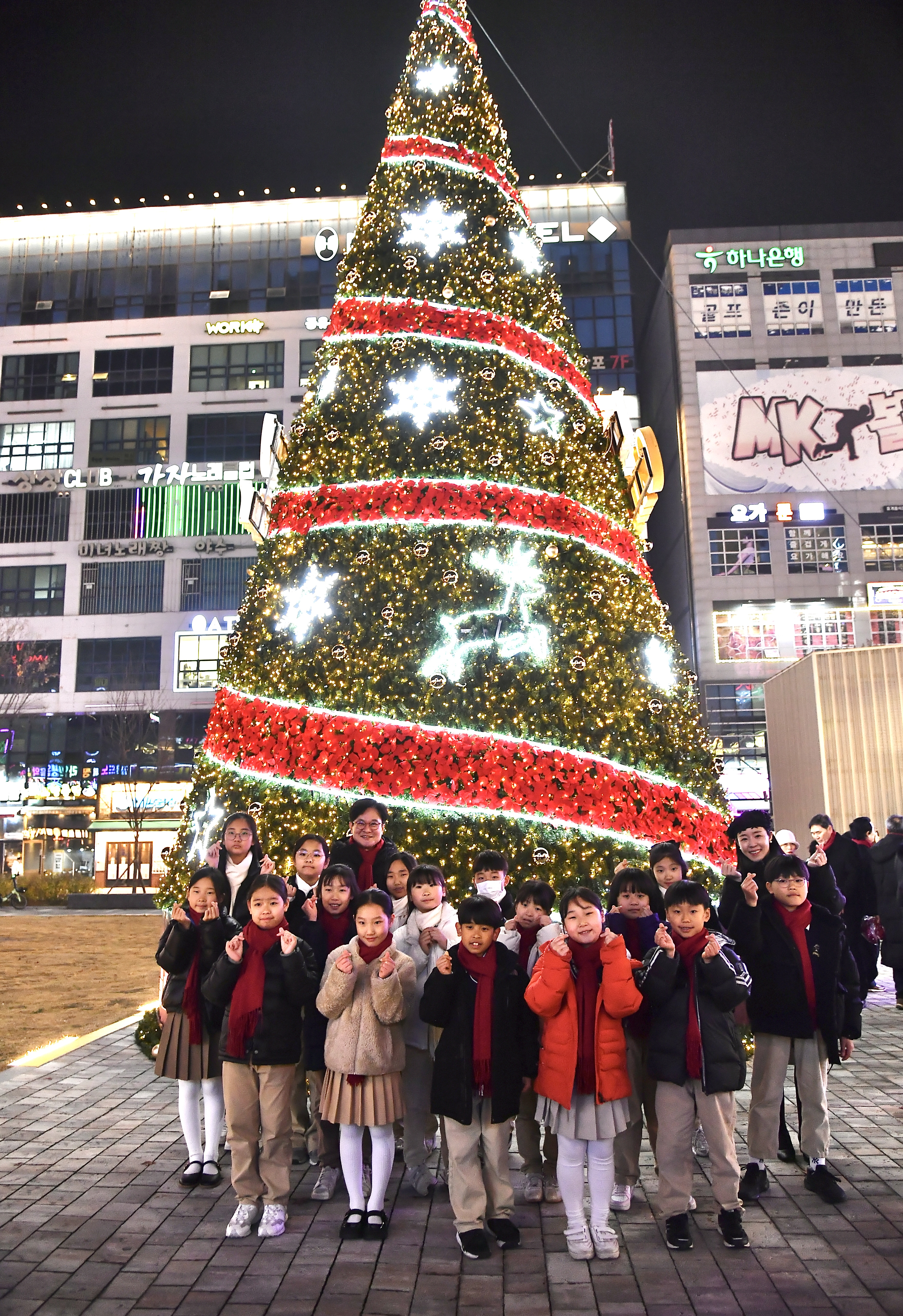 김포시, 구래동 문화의 거리에서 문화공연 담은 트리점등식 열어 이미지 1